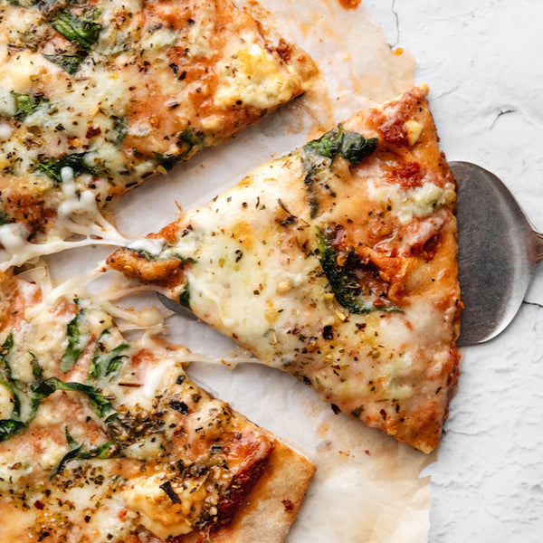 Gorgonzola and Basil Pizza – Outside Table
